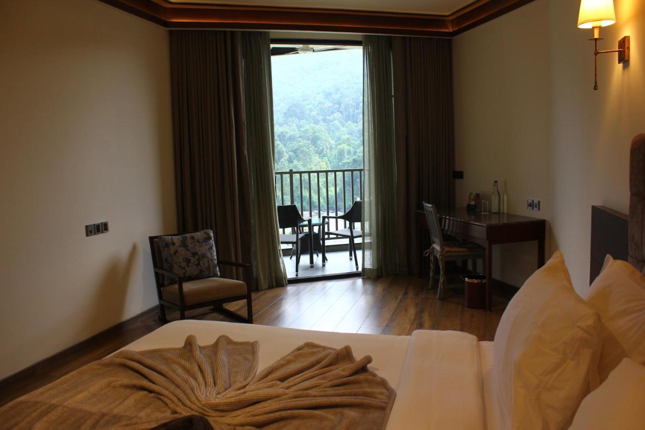 Niraamaya Retreats Samroha Athirappilly מראה חיצוני תמונה