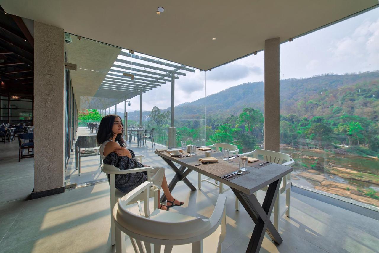 Niraamaya Retreats Samroha Athirappilly מראה חיצוני תמונה